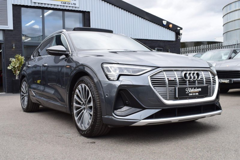AUDI E-TRON