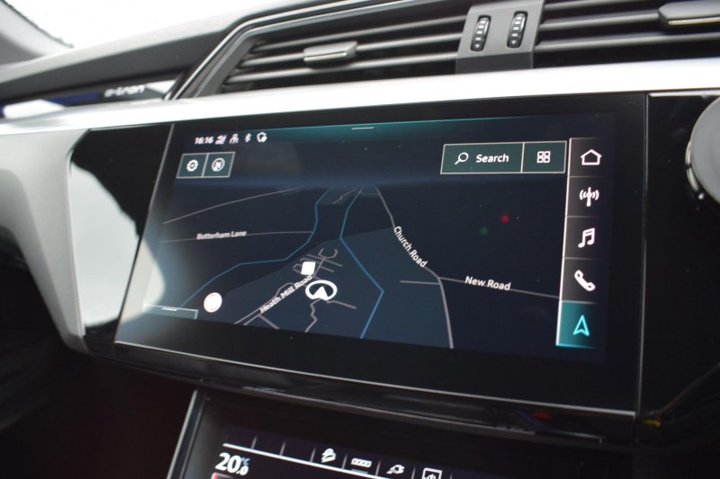 AUDI E-TRON